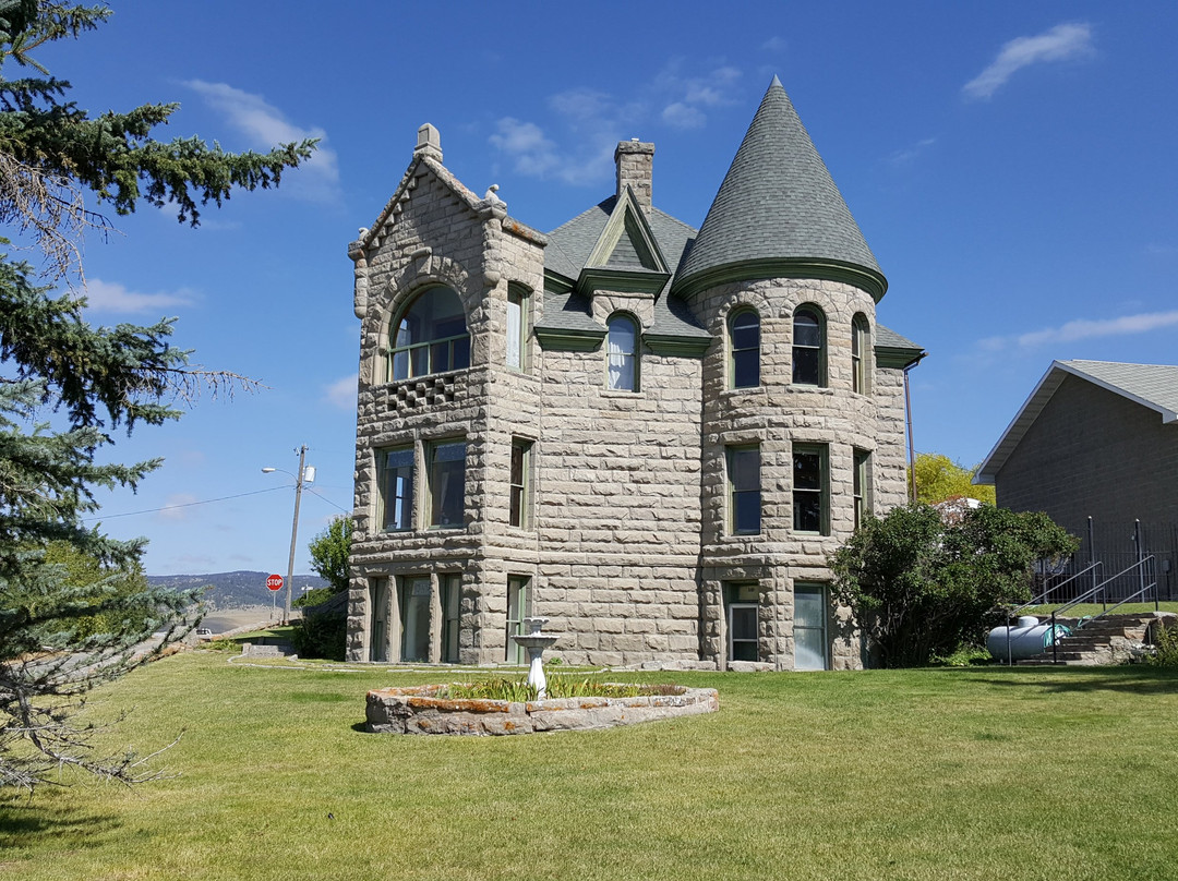 Martinsdale旅游景点-Castle and Carriage House