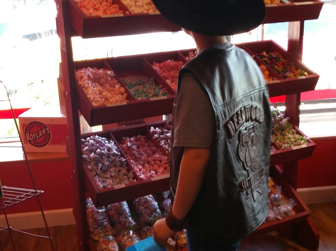 Zoom Soda and Candy-拉皮德城必去景点