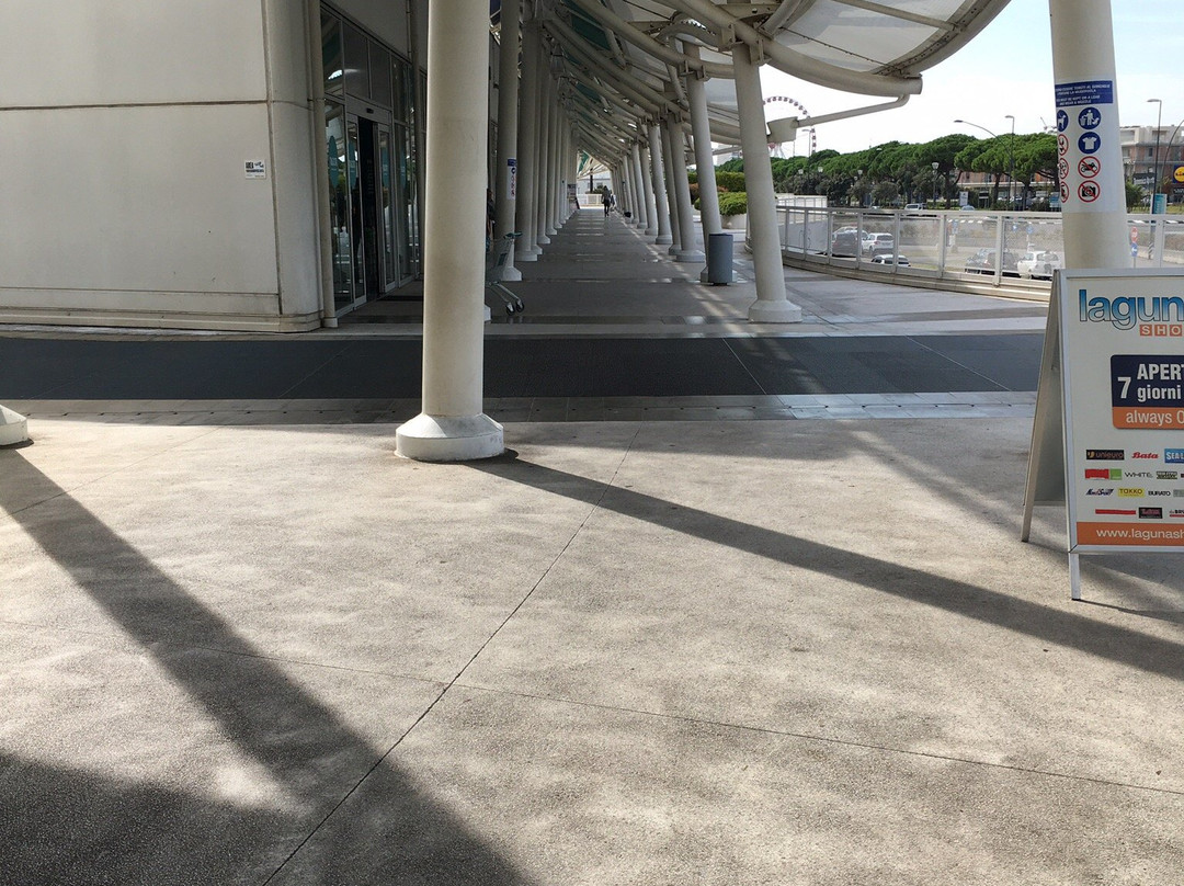 Laguna Shopping-耶索洛必去景点