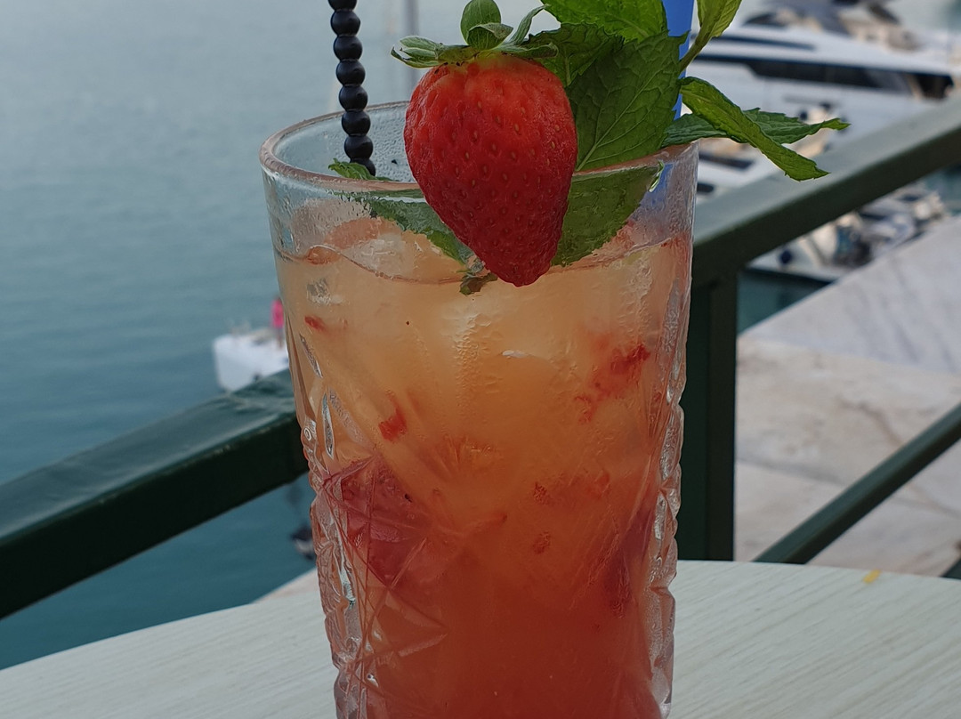 斯特拉达滨海酒店主图