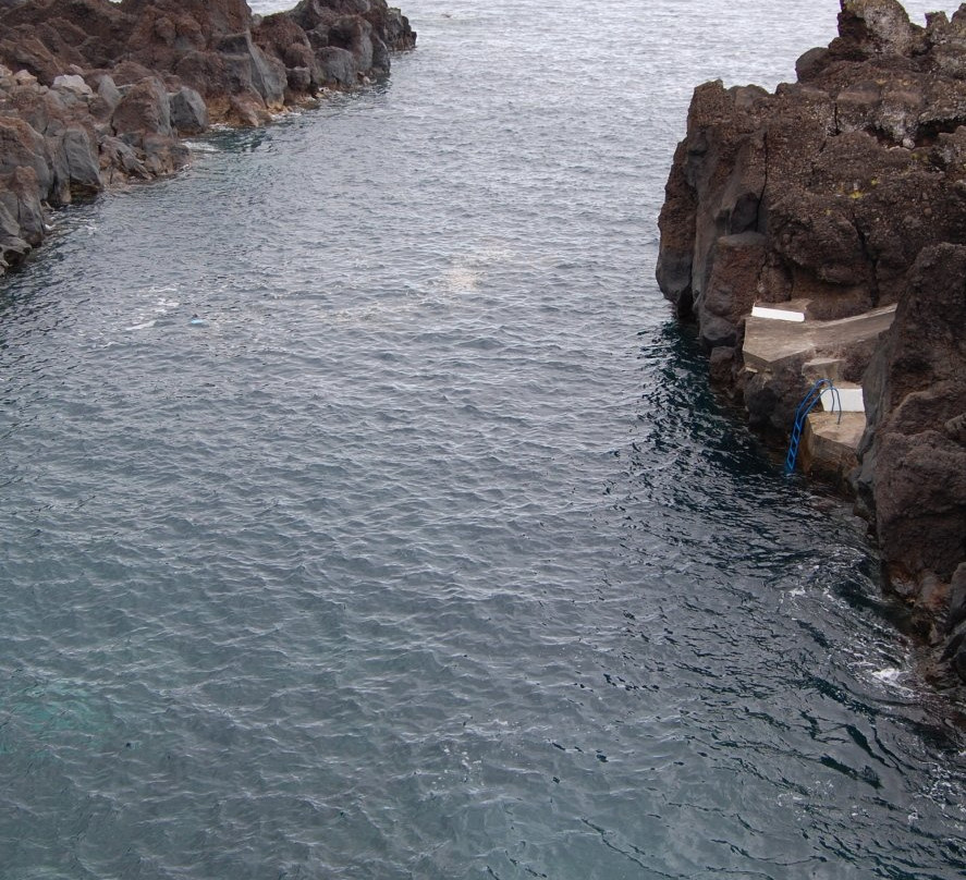 Piscinas Naturais do Varadouro-Capelo必去景点