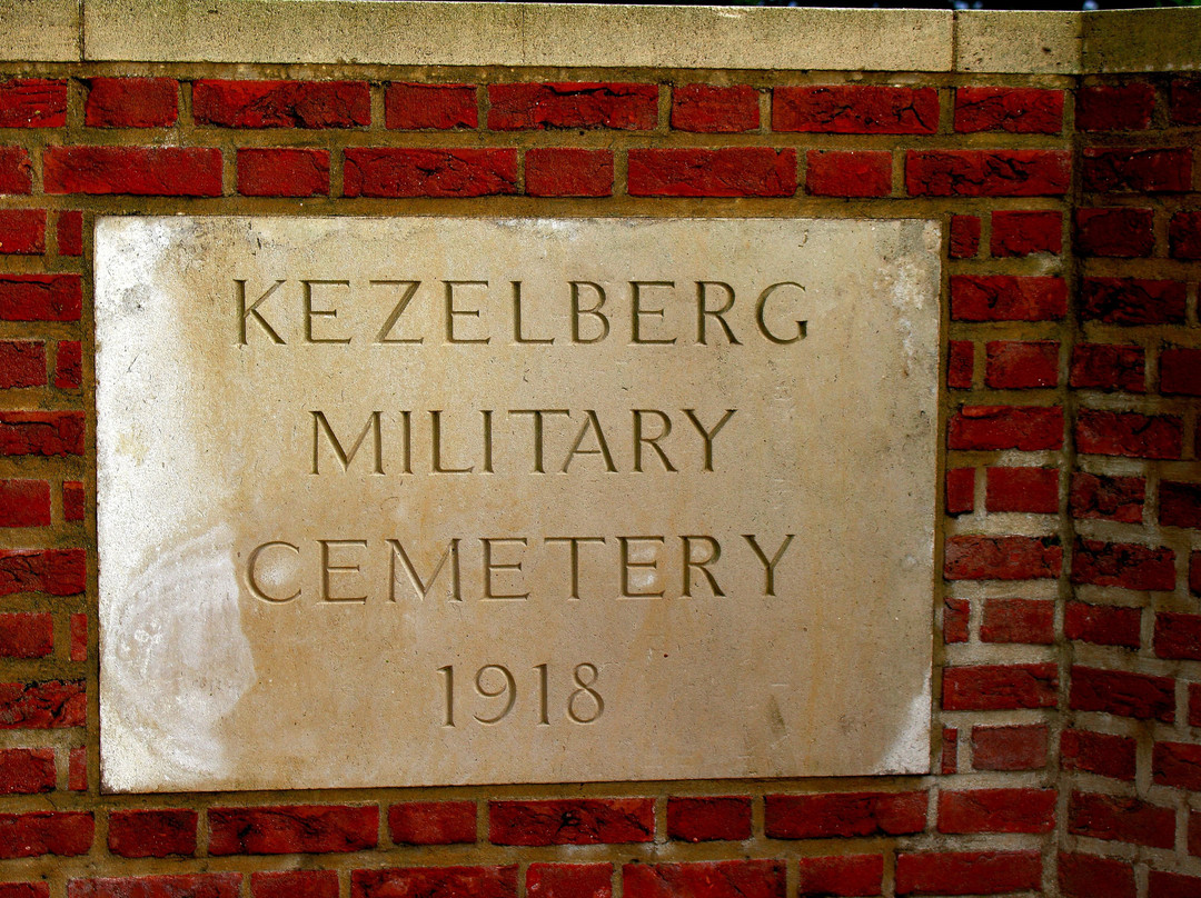 Kezelberg Military Cemetery景点图片