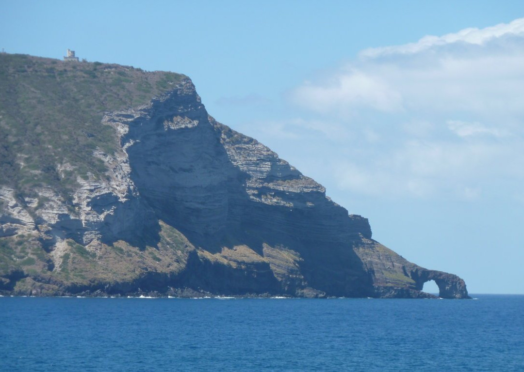 Arco Naturale DI Punta Perciato景点图片