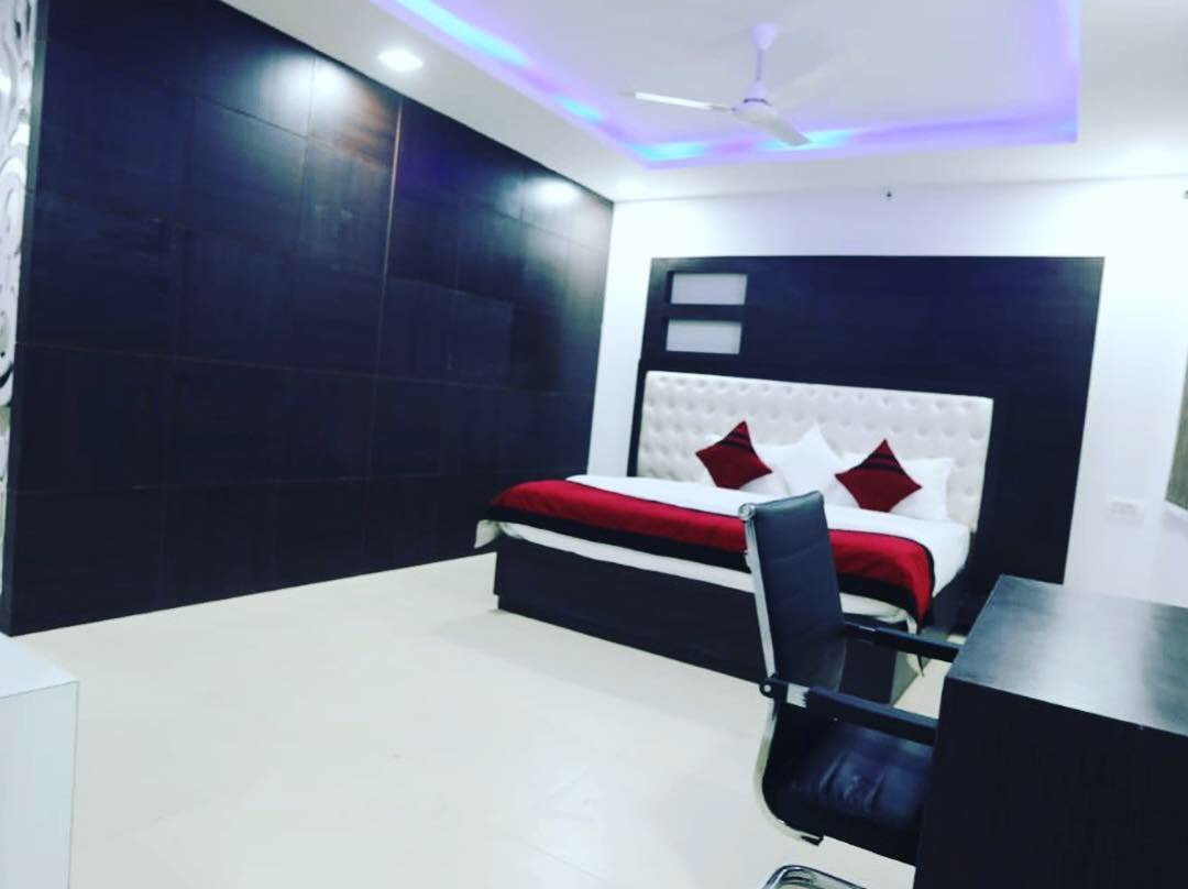 Tiger Den Club and Resort