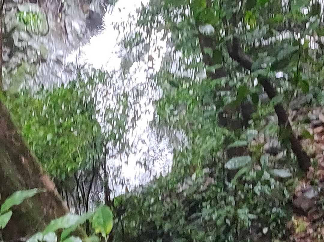 Kuskem Waterfall景点图片