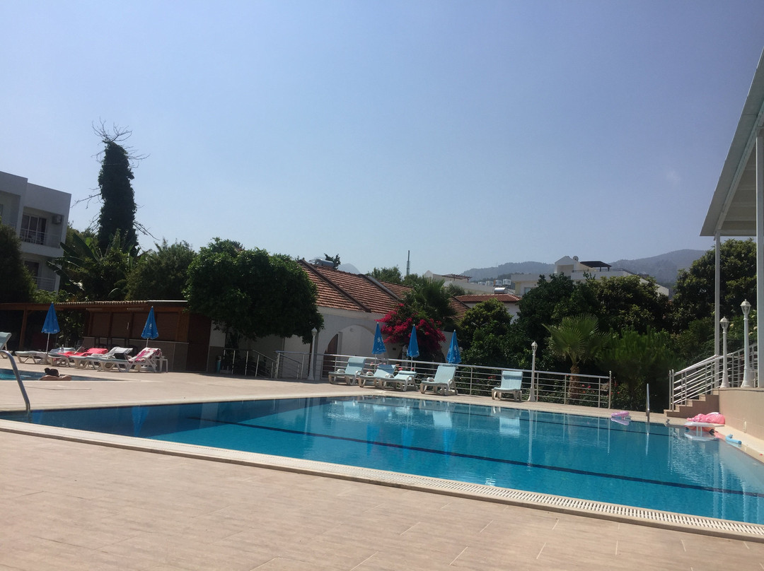 Rose Gardens Hotel主图