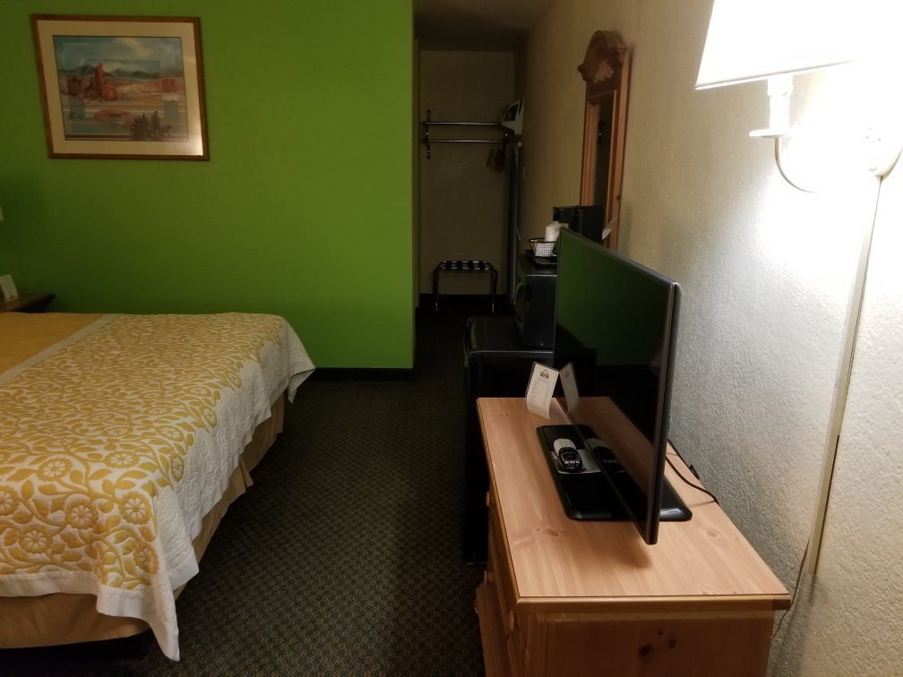 Days Inn & Suites by Wyndham Clovis主图