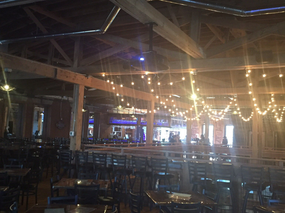 Southern Roots Tavern & Eatery