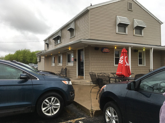 Sherwood餐馆和美食-Countryside Bar and Grill