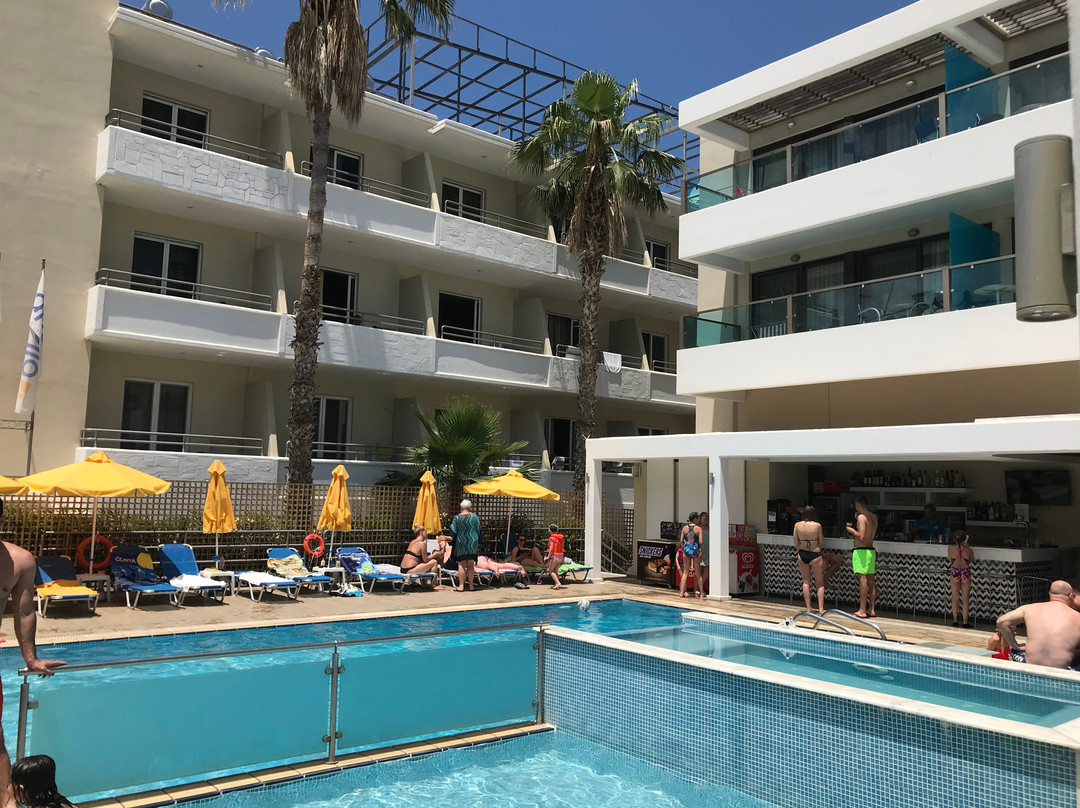 Philippion Hotel & Apartments主图