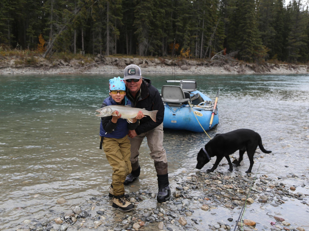 Kootenay Fly Shop & Guiding Company-弗尼必去景点
