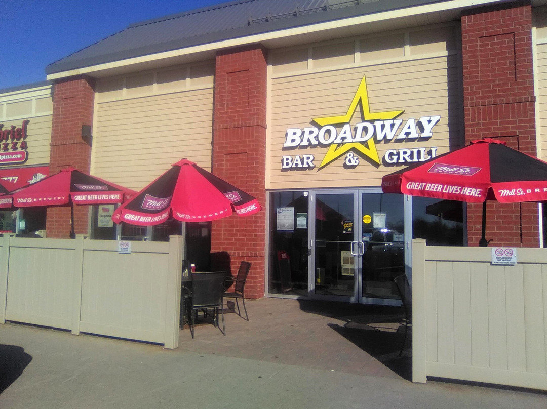 Broadways Bar & Grill
