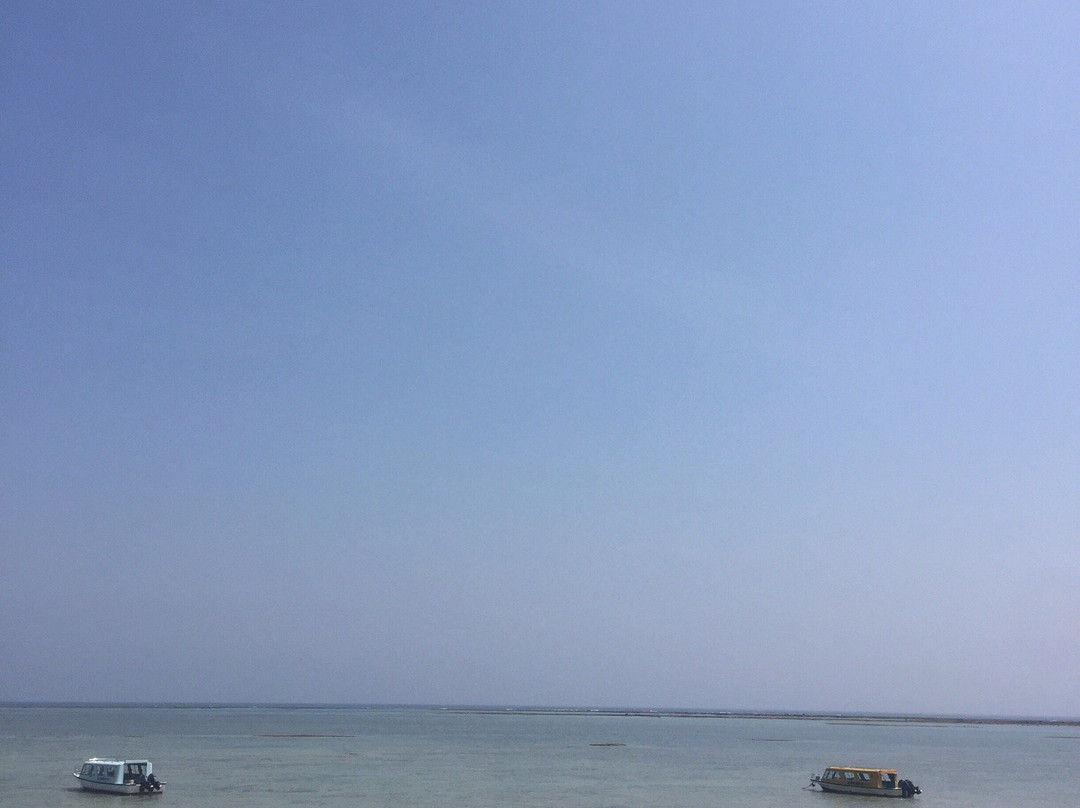 Hyakuna Beach景点图片