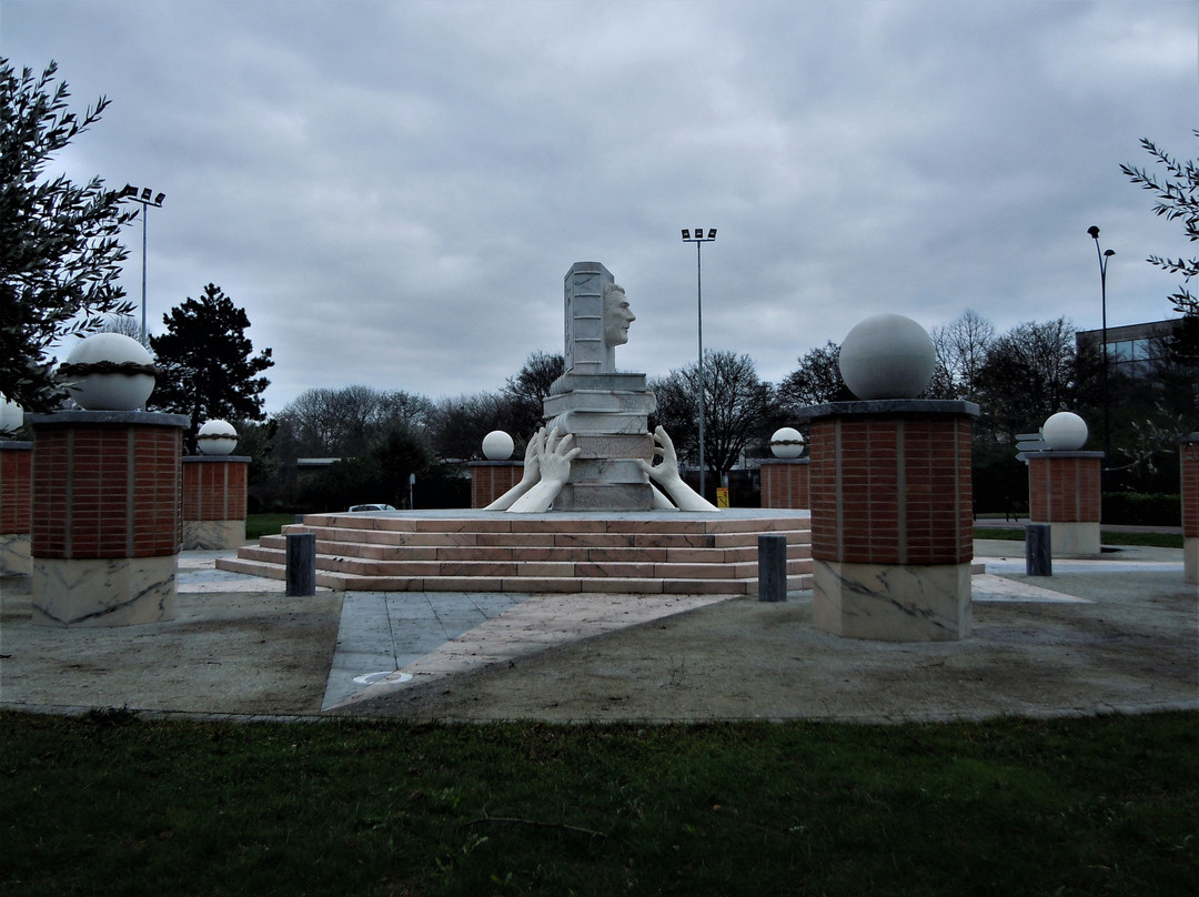 Monument en hommage a Louis Talamoni景点图片