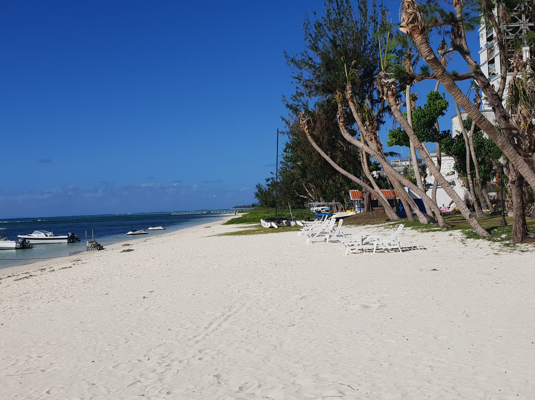 哈发代海滨酒店主图