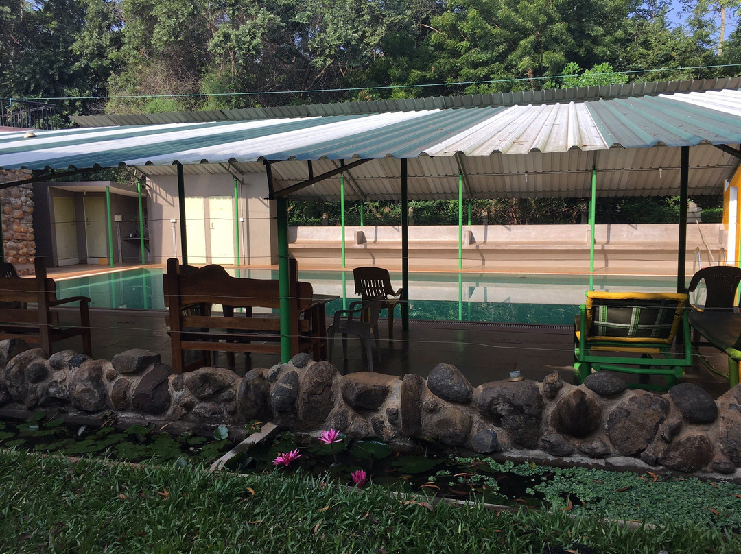 Inn Pondiville Forest Retreat主图