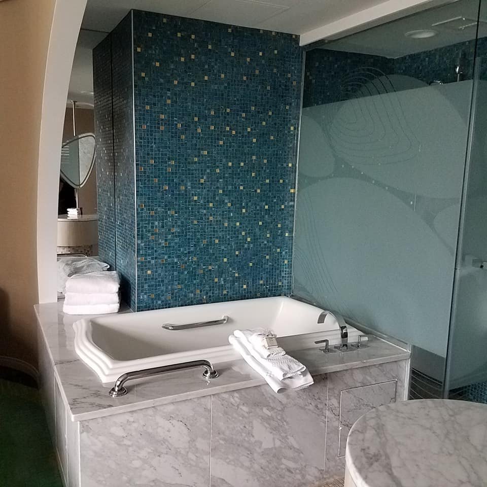 帕萨迪纳都喜康斯坦茨酒店-浴室