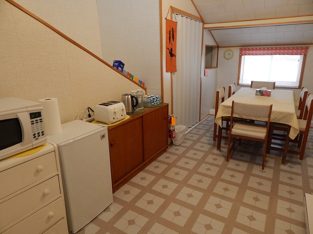 Churchill Polar Bear B & B主图