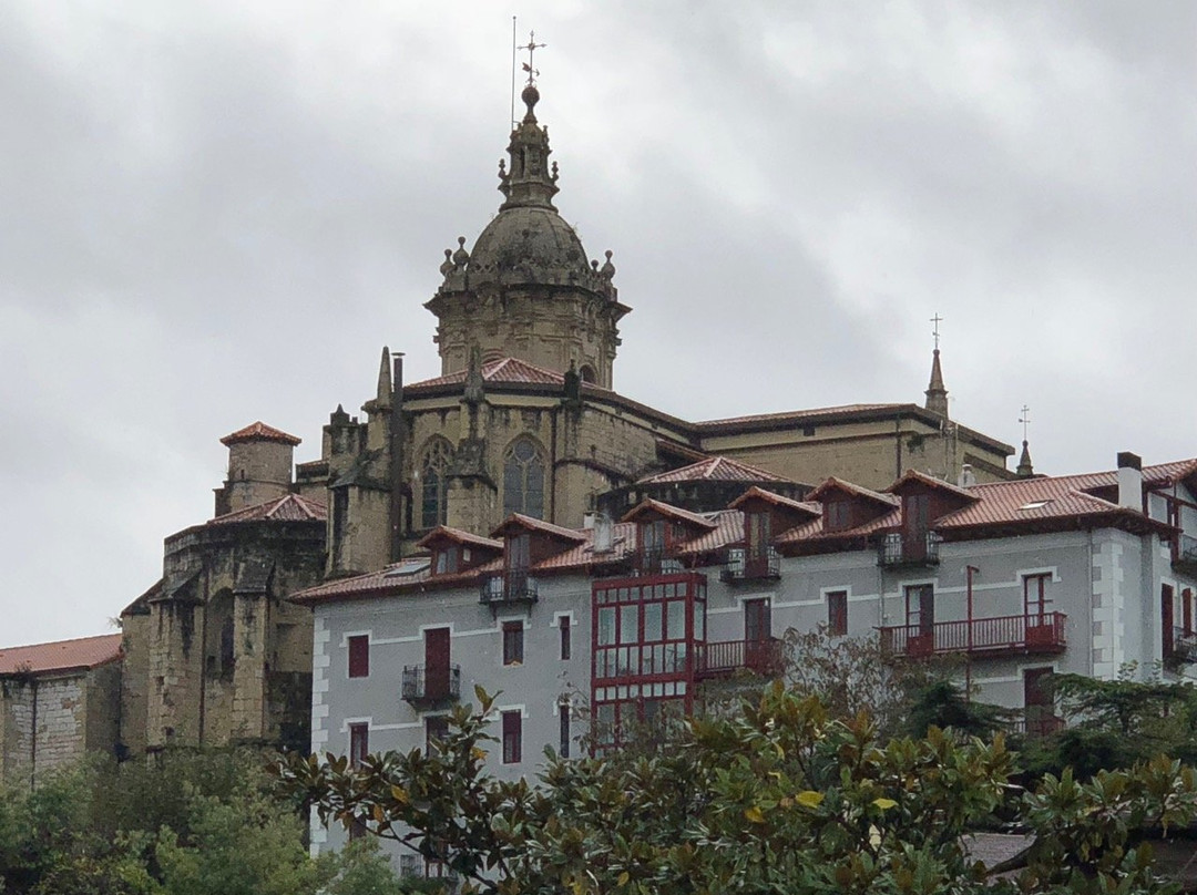 Iglesia parroquial de Santa Maria de la Asuncion y del Manzano景点图片