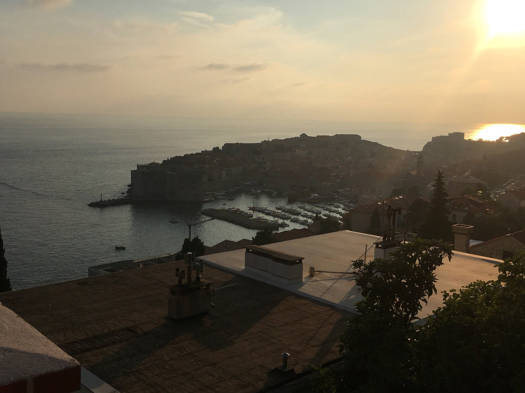 马里亚纳公寓主图