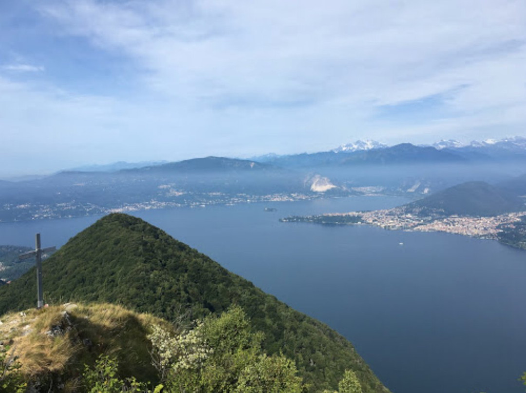 Percorso Per I Pizzoni di Laveno