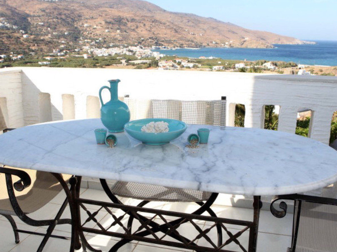 Nicolas Hotel Apartments主图