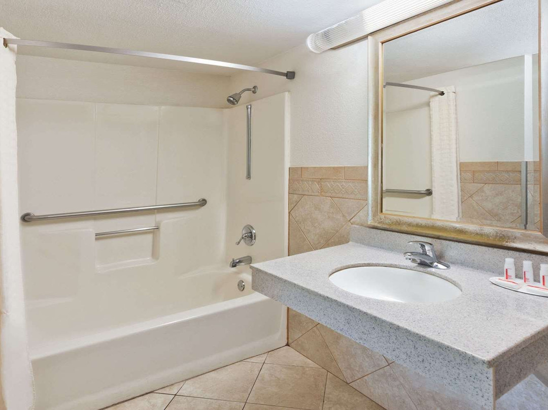 Super 8 by Wyndham Ringgold主图