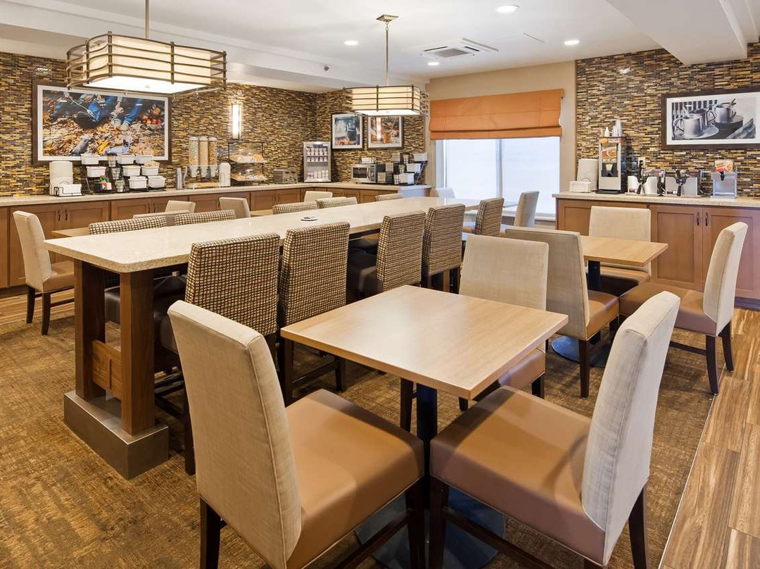 Best Western Plus CottonTree Inn主图