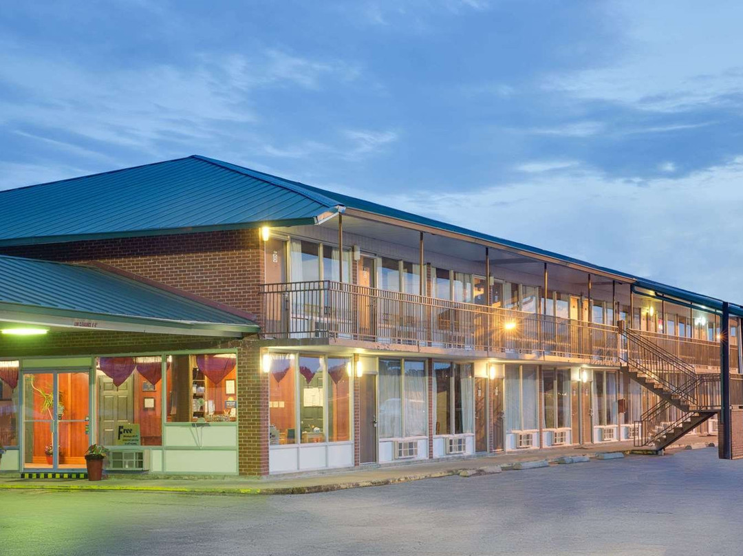 纽波特戴斯酒店主图