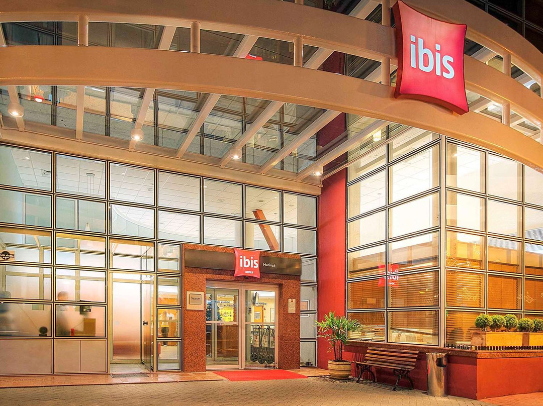 宜必思马林加酒店主图