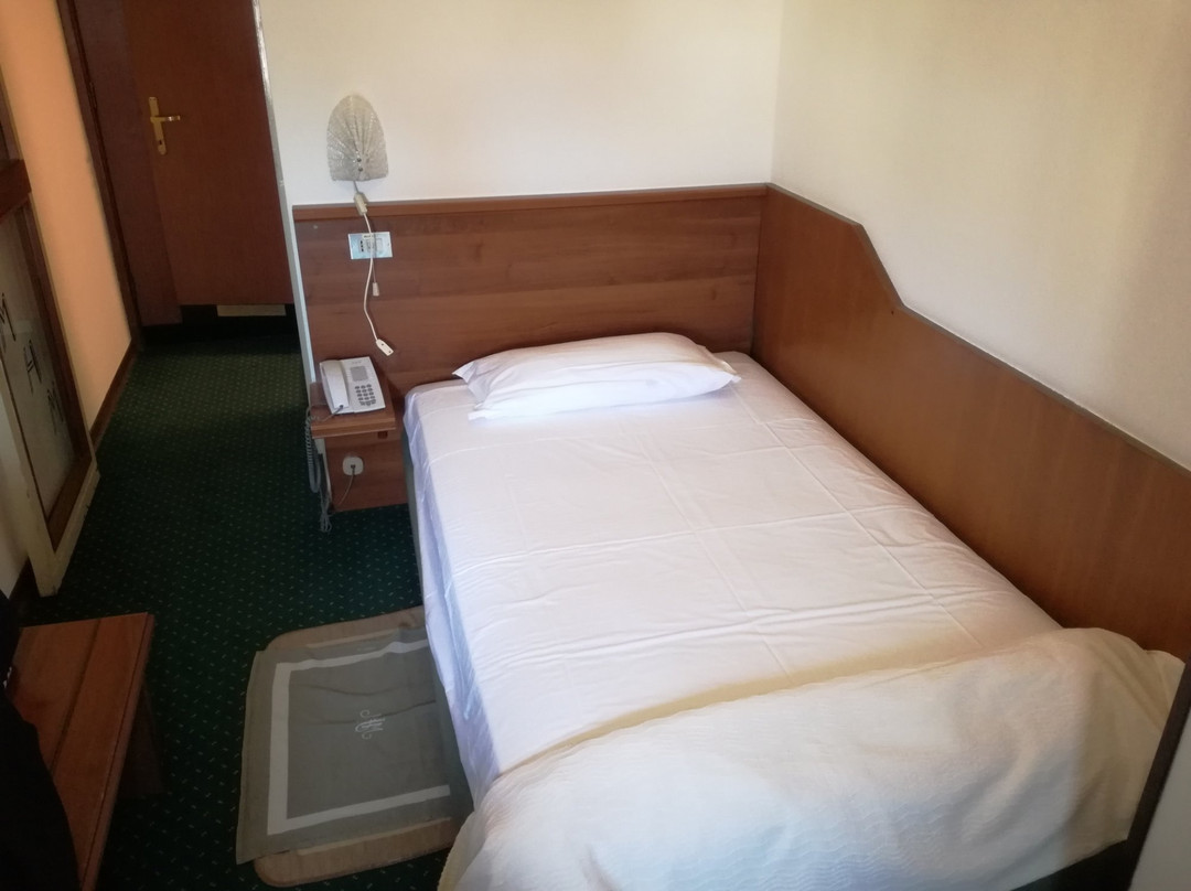 曼坦那酒店主图