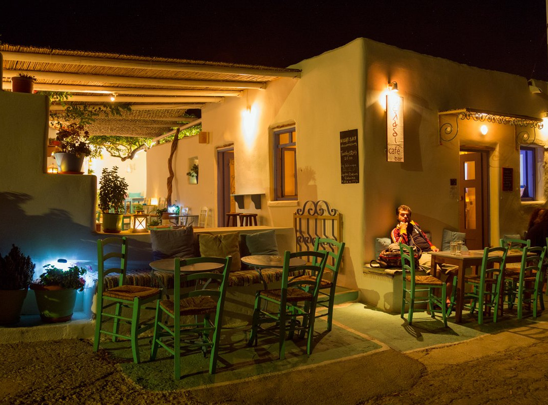 Tholaria餐馆和美食-Seladi cafe bar