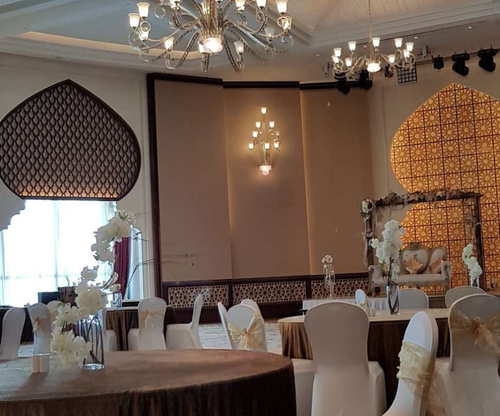 巴布皇宫酒店主图