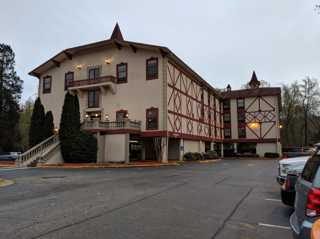 海伦希尔顿恒庭酒店主图