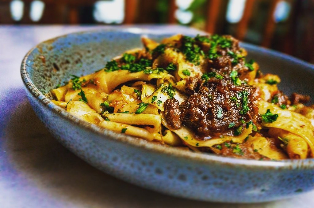 Elphinstone餐馆和美食-Red Hill Hotel