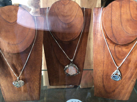 Bali Boo Furniture Store-科纳必去景点