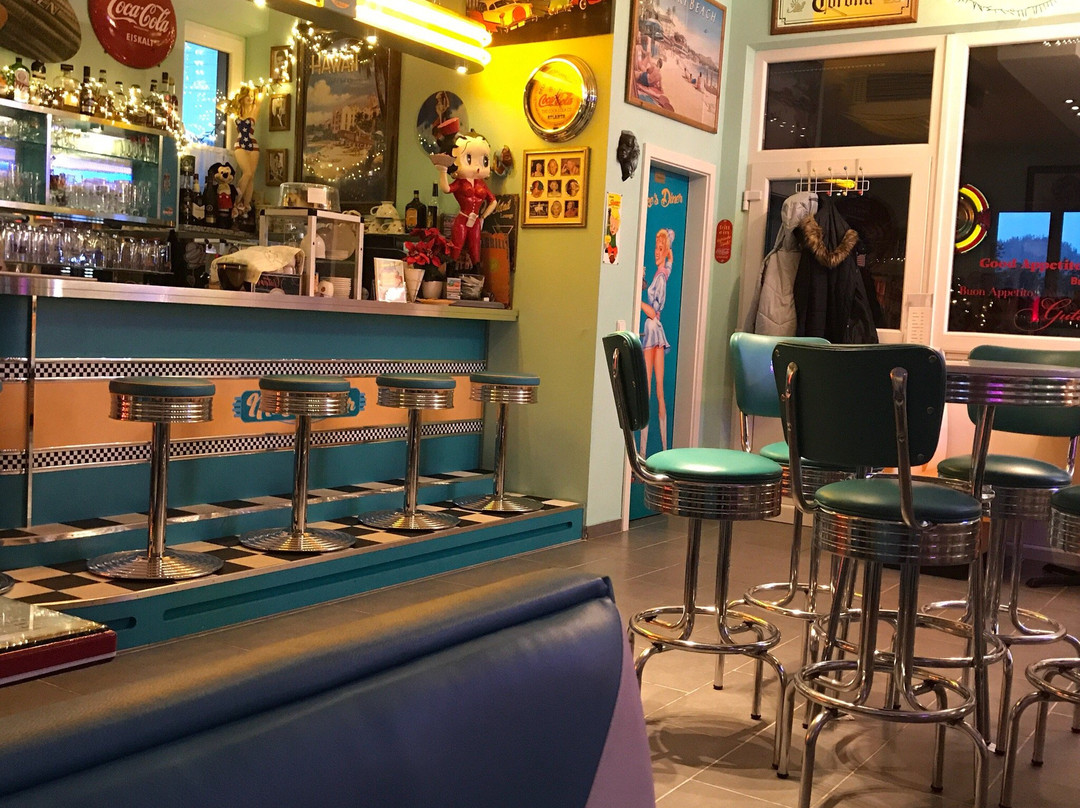 Klais餐馆和美食-Mike's Diner