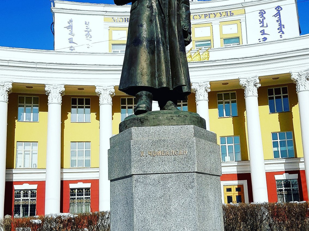 Khorloogin Choibalsan Statue-乌兰巴托必去景点