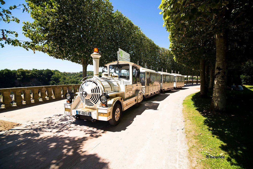 Le Petit Train Touristique de Fougeres景点图片