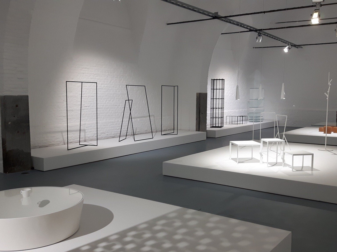 MAC's (Musee des arts Contemporains)-蒙斯必去景点
