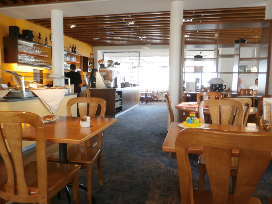 基尔希贝格餐馆和美食-Kafi Kaenzig