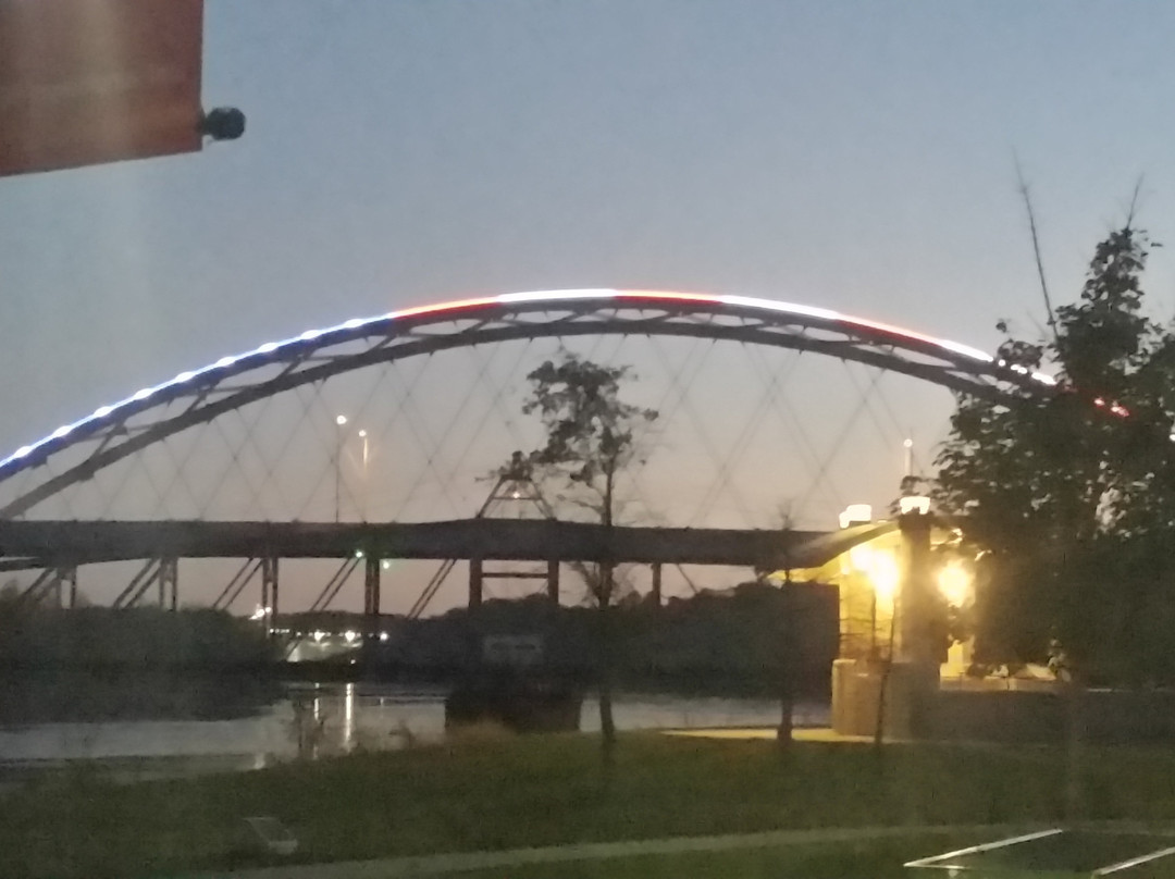 Amelia Earhart Memorial Bridge-Atchison必去景点