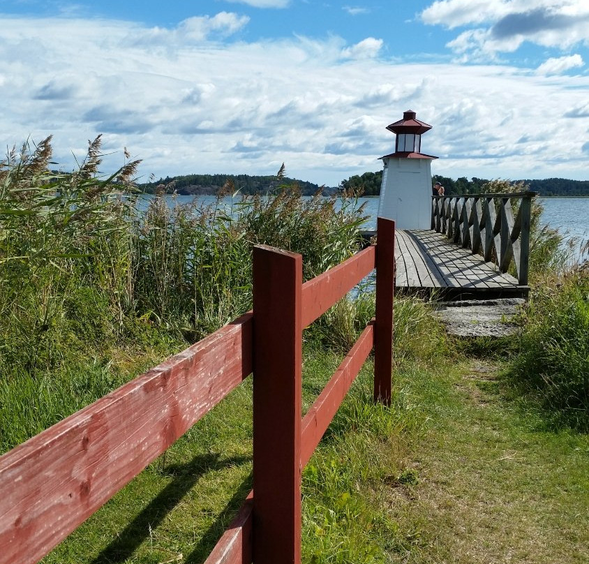 Vagnharad旅游景点-Mems sluss, Göta kanal