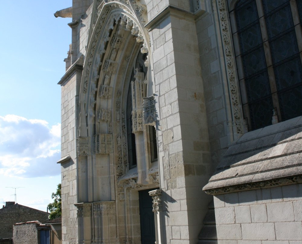 Eglise Saint Hilaire du Martray景点图片