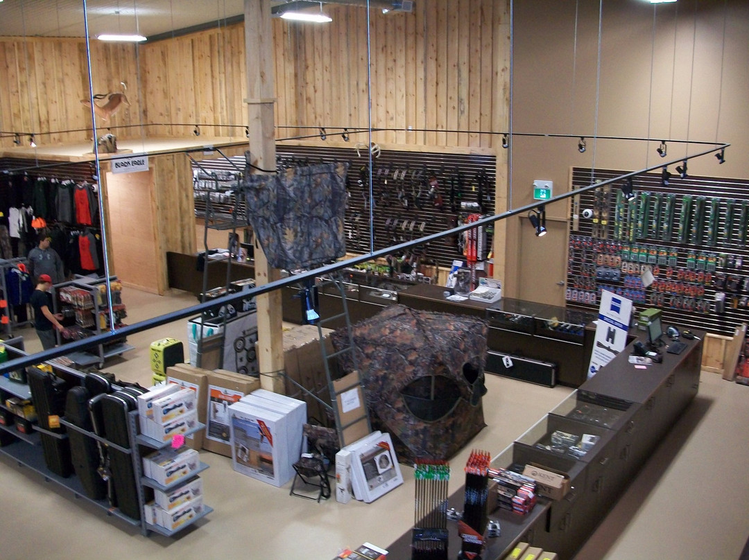 Triggers and Bows Family Shooting Range-Brantford必去景点