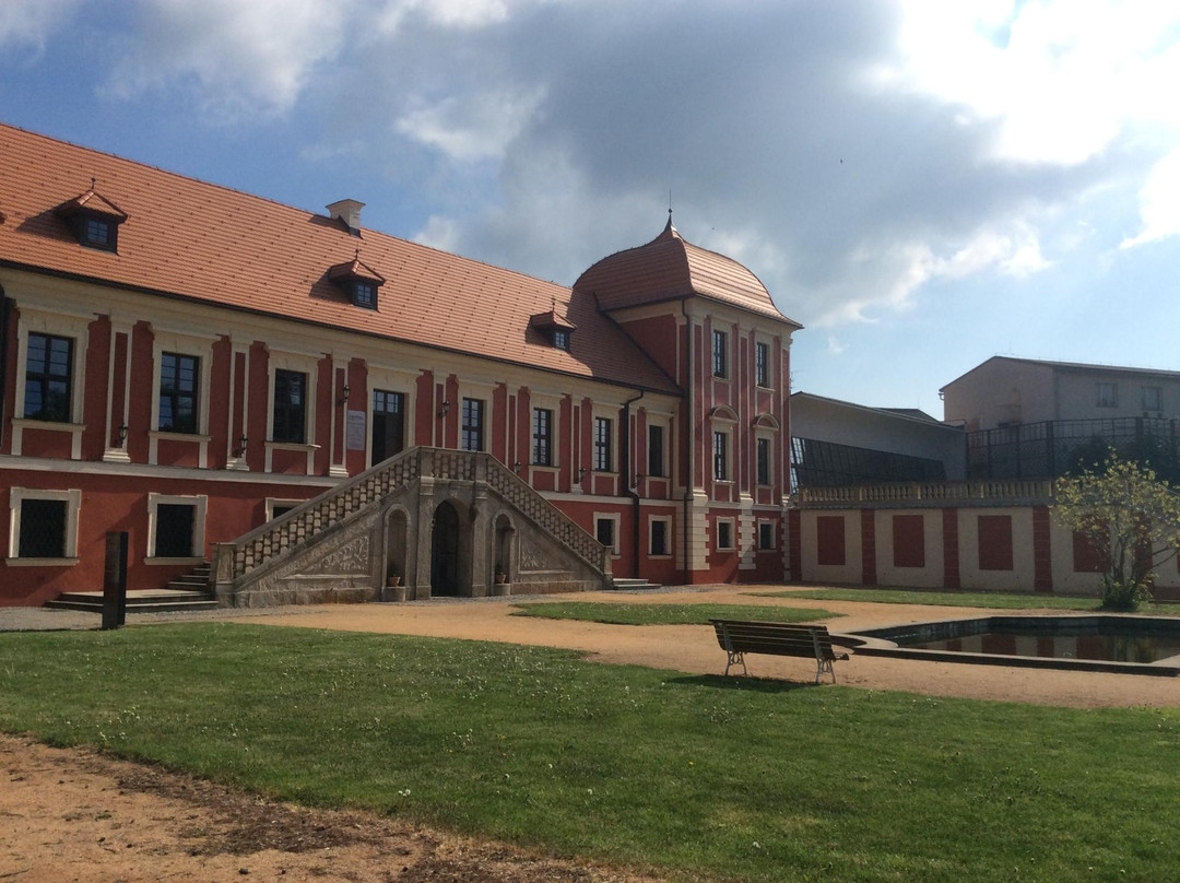 Castle Ostrov-岛城必去景点