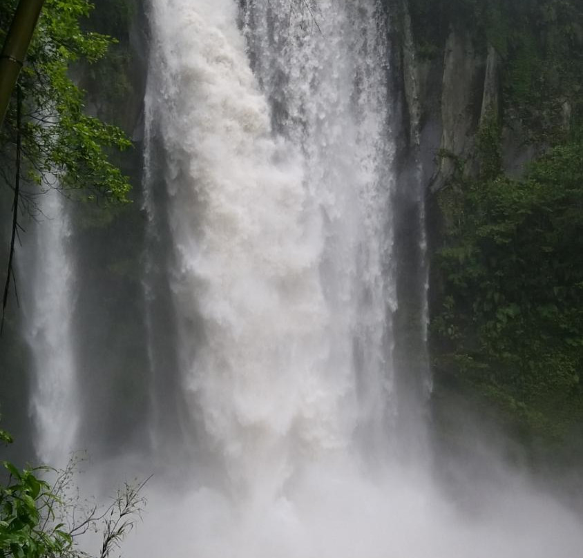 Inukai Falls-雾岛市必去景点