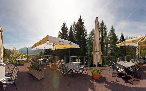 Tarrenz餐馆和美食-Schloss-Stube Auf Starkenberg