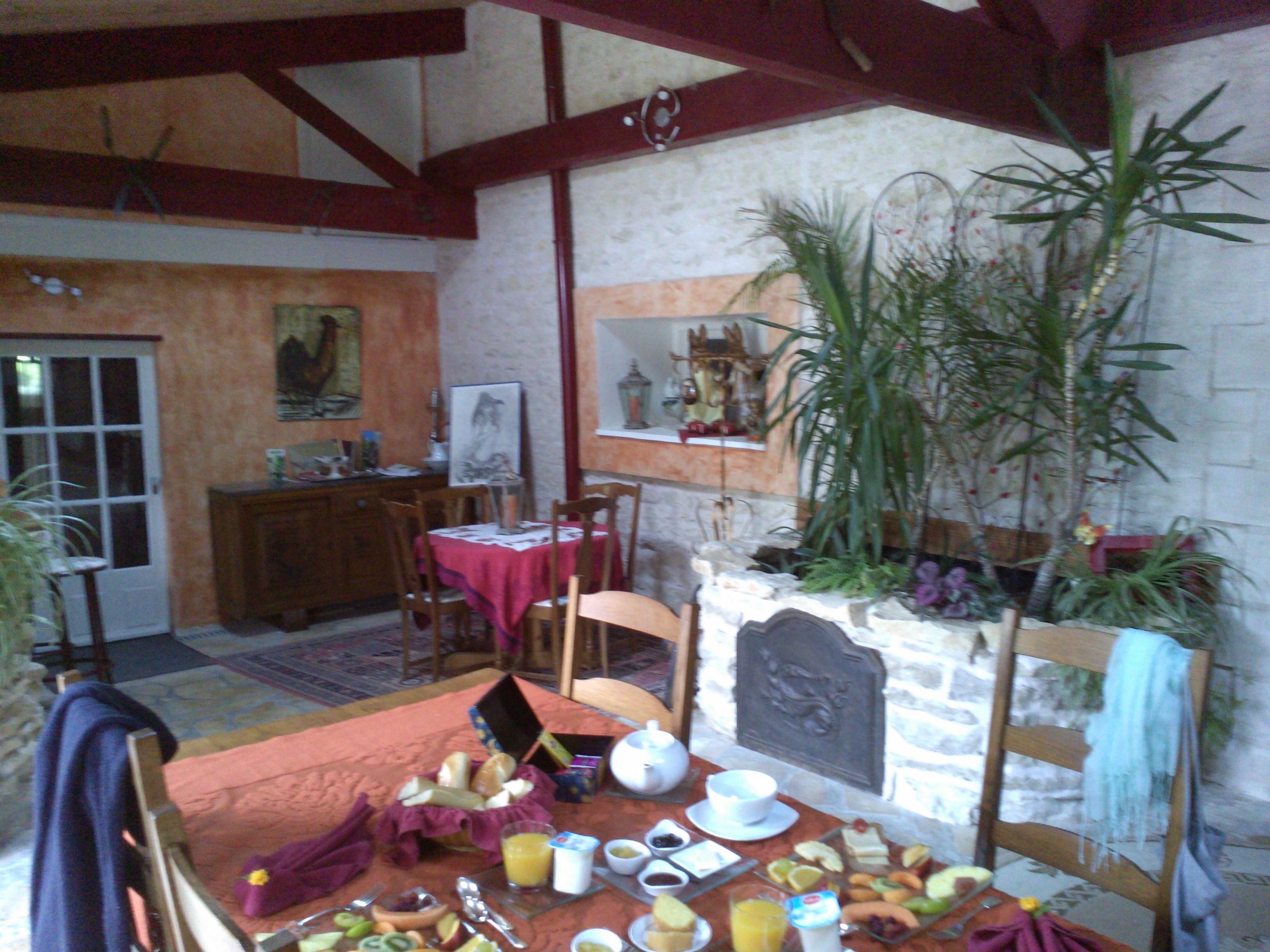 Maison d'Hôtes La Chabanaise - Marais Poitevin-餐饮