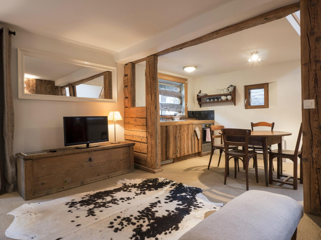 La Ruinette - Art Barn Apartments